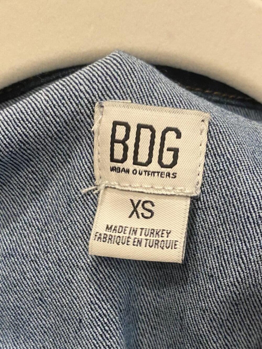 URBAN OUTFITTERS BDG DENIM TOP - Picture 3 of 3